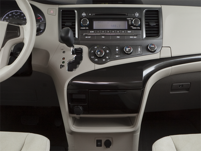 2011 Toyota Sienna LE 8-Passenger