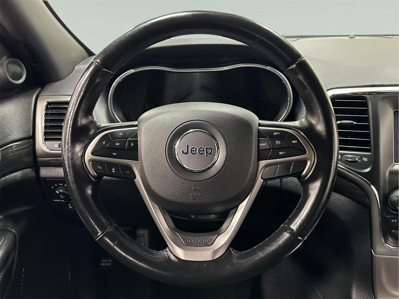 2020 Jeep Grand Cherokee Laredo E