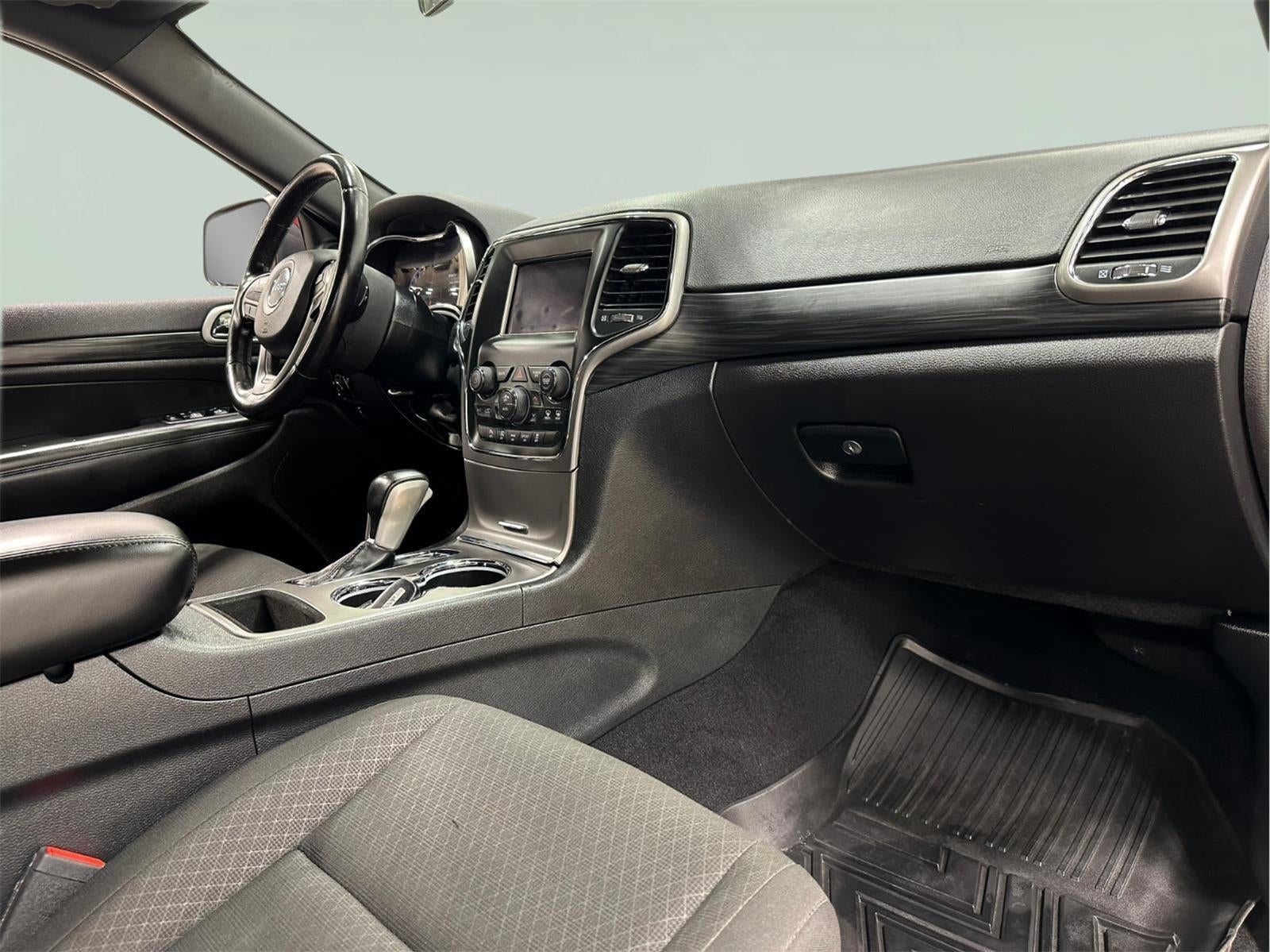 2020 Jeep Grand Cherokee Laredo E