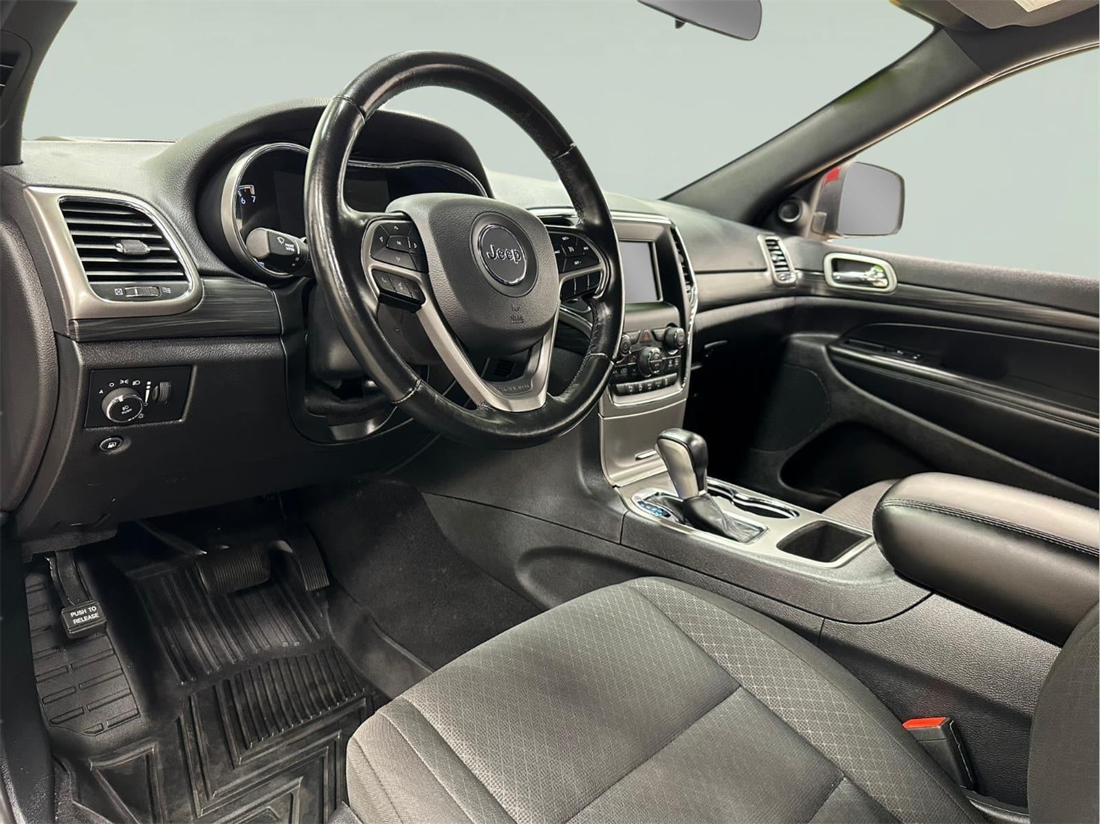 2020 Jeep Grand Cherokee Laredo E