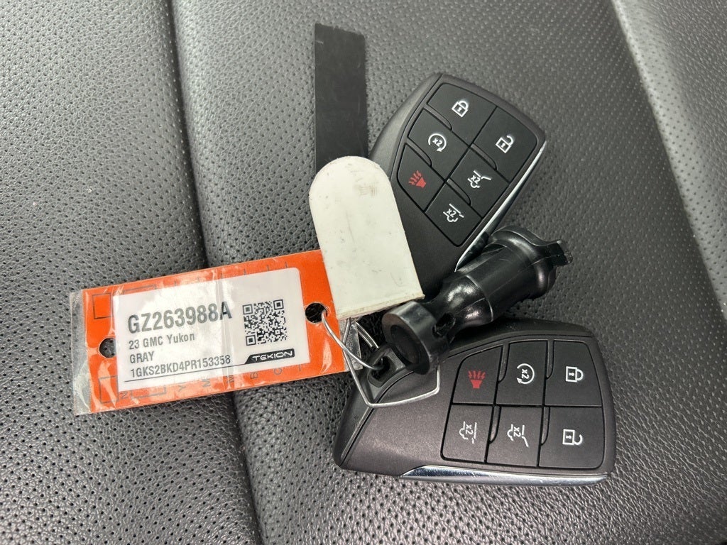 2023 GMC Yukon SLT CARBRAVO!