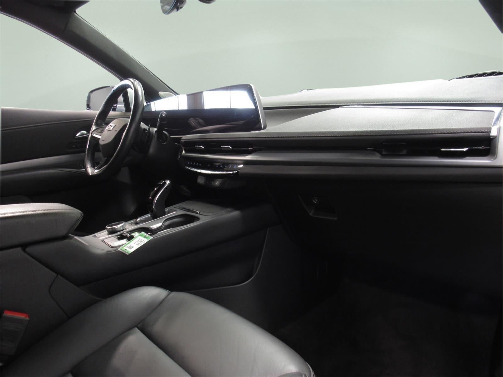 2024 Cadillac XT4 FWD Premium Luxury