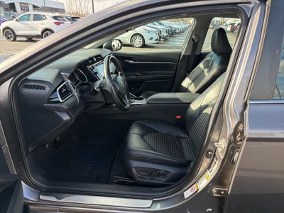 2018 Toyota Camry SE CARBRAVO!