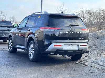 2022 Nissan Pathfinder SL
