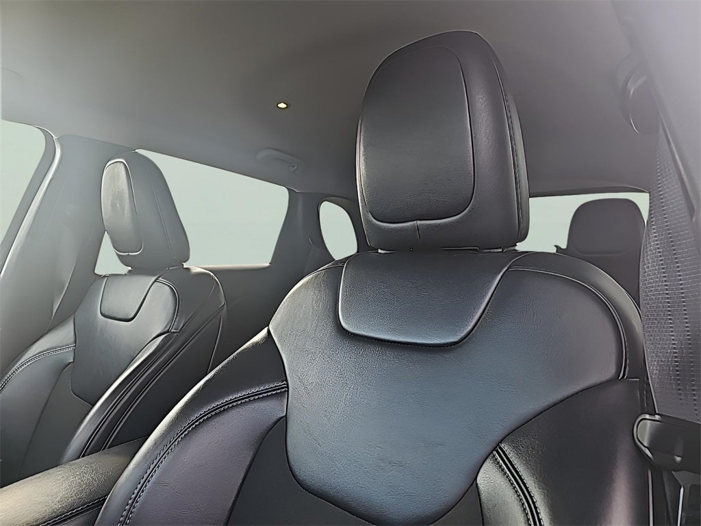 2019 Jeep Cherokee Latitude Plus Fresh Trade! Low Miles, Android Auto& Apple Carpla