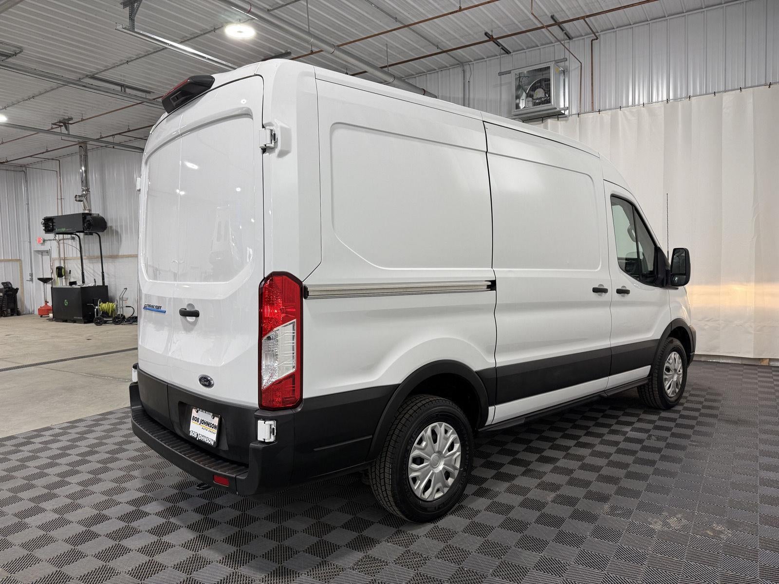 2022 Ford E-Transit 350