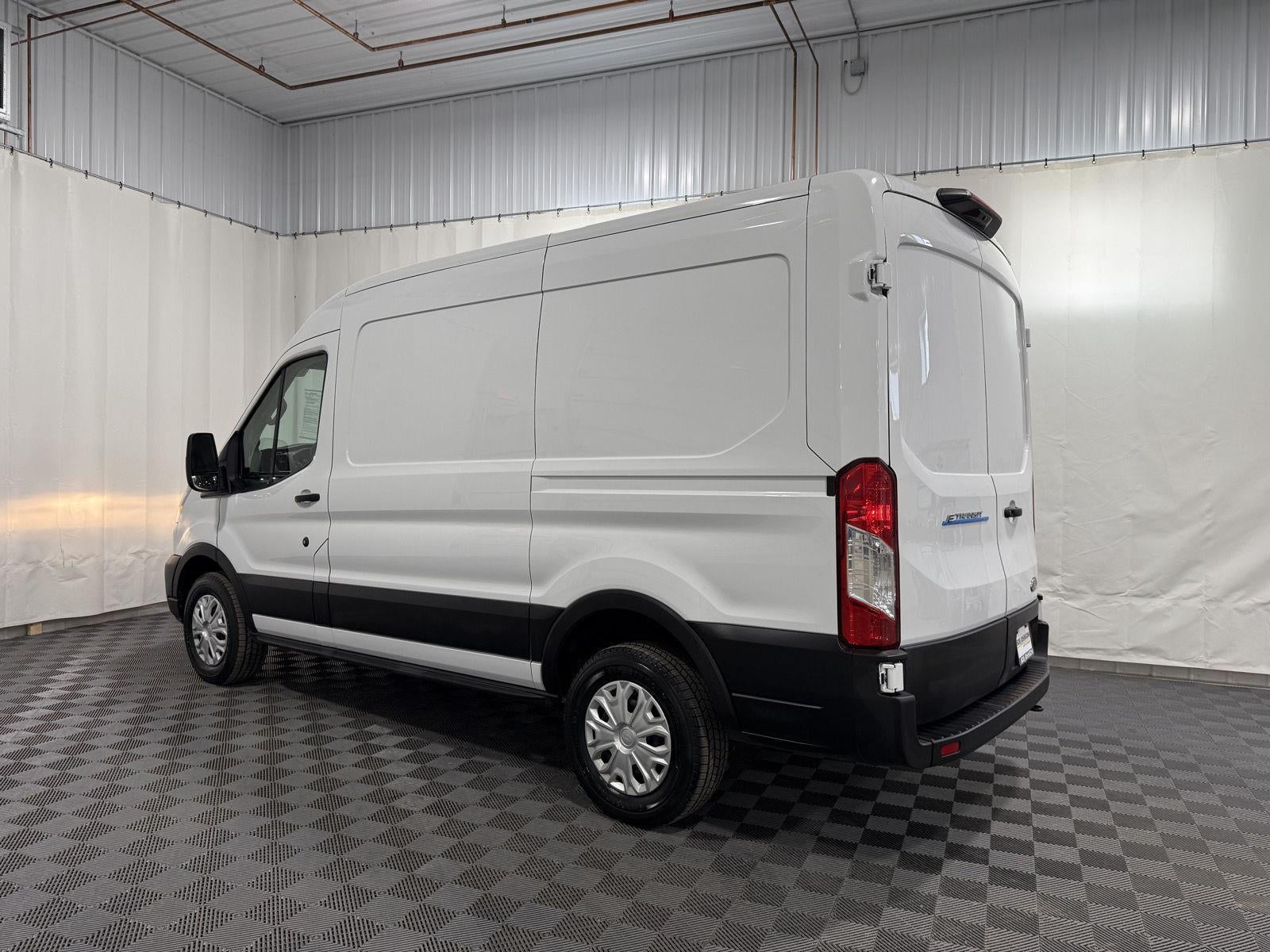 2022 Ford E-Transit 350