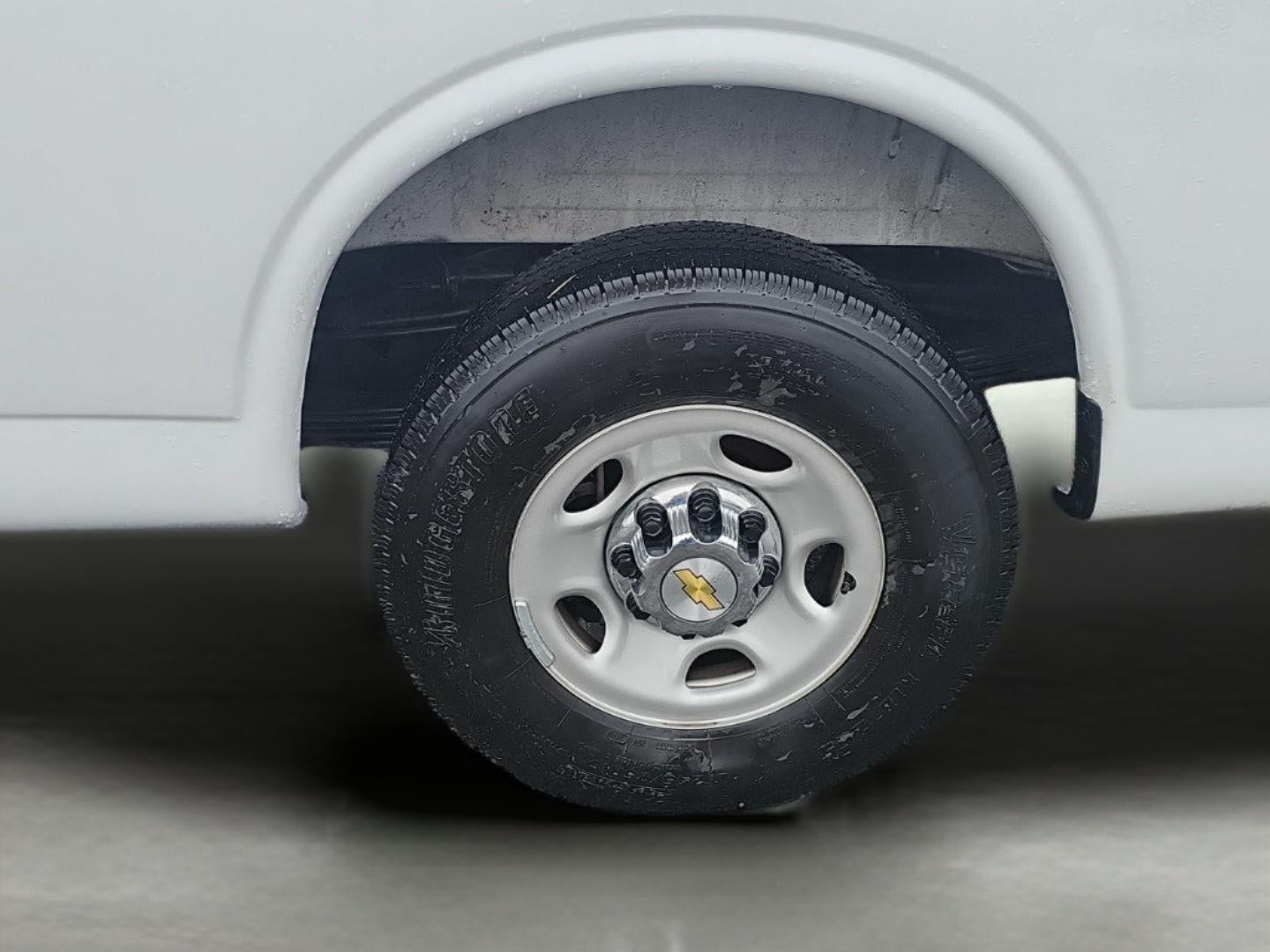 2025 Chevrolet Express Passenger LT