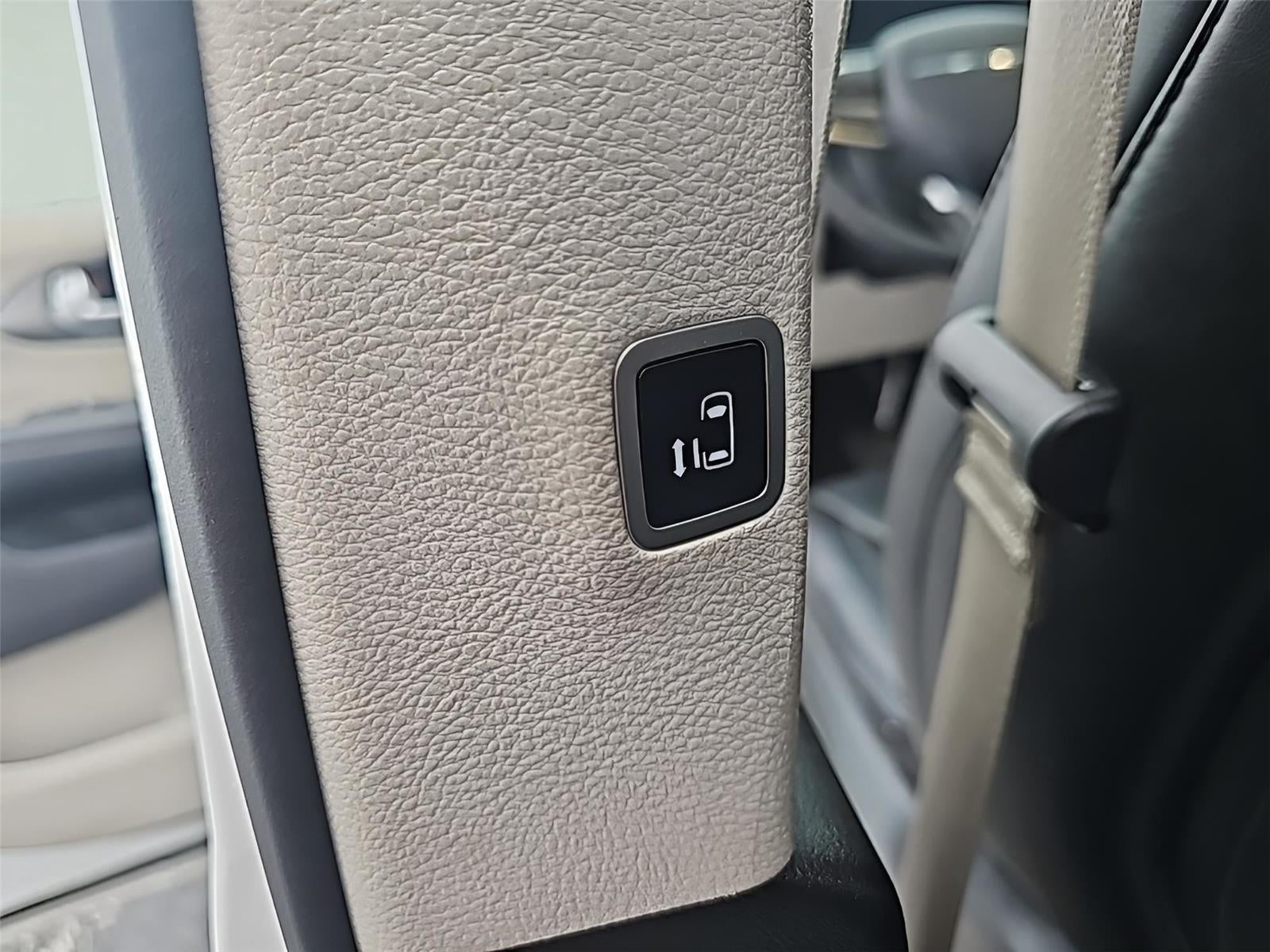 2024 Chrysler Pacifica Touring L Fresh Trade! Remote Start, Power Rear Doors, Power