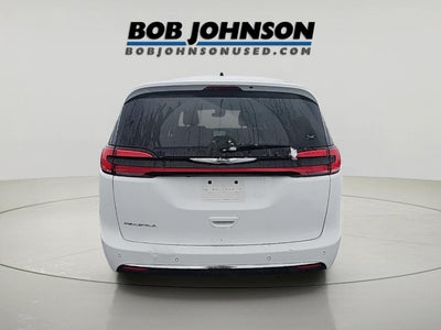 2024 Chrysler Pacifica Touring L Fresh Trade! Remote Start, Power Rear Doors, Power