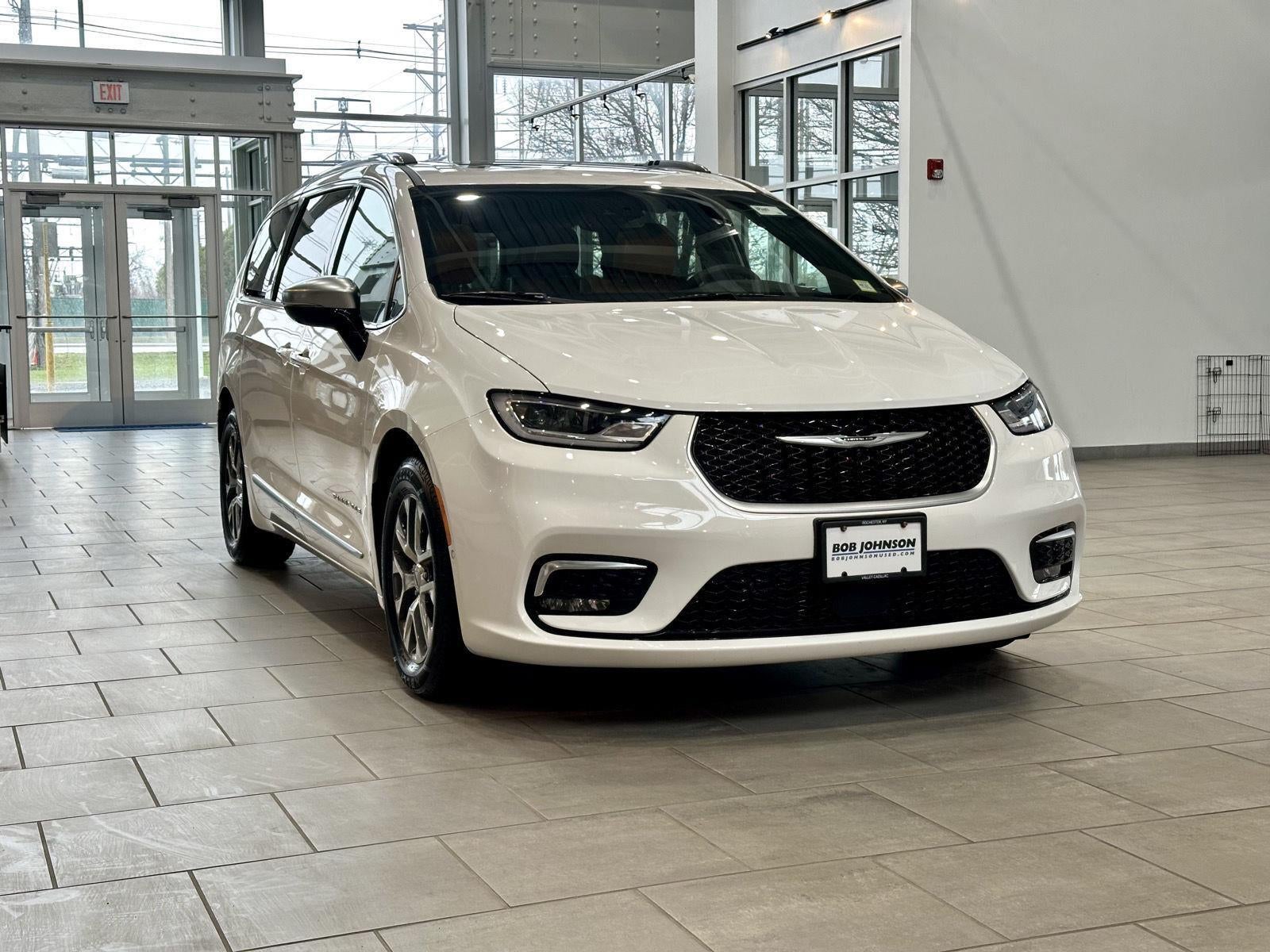 2023 Chrysler Pacifica Hybrid Pinnacle