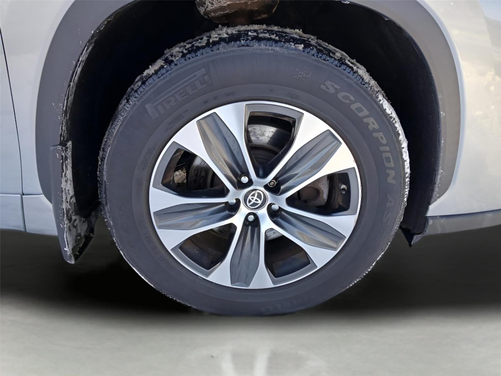 2020 Toyota Highlander Hybrid XLE