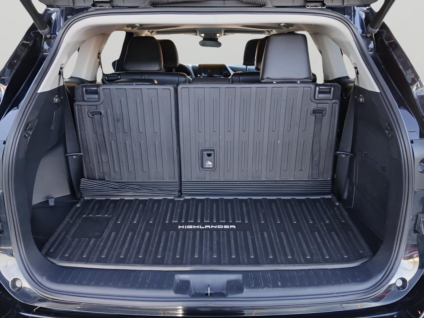 2023 Toyota HIGHLANDER SUV