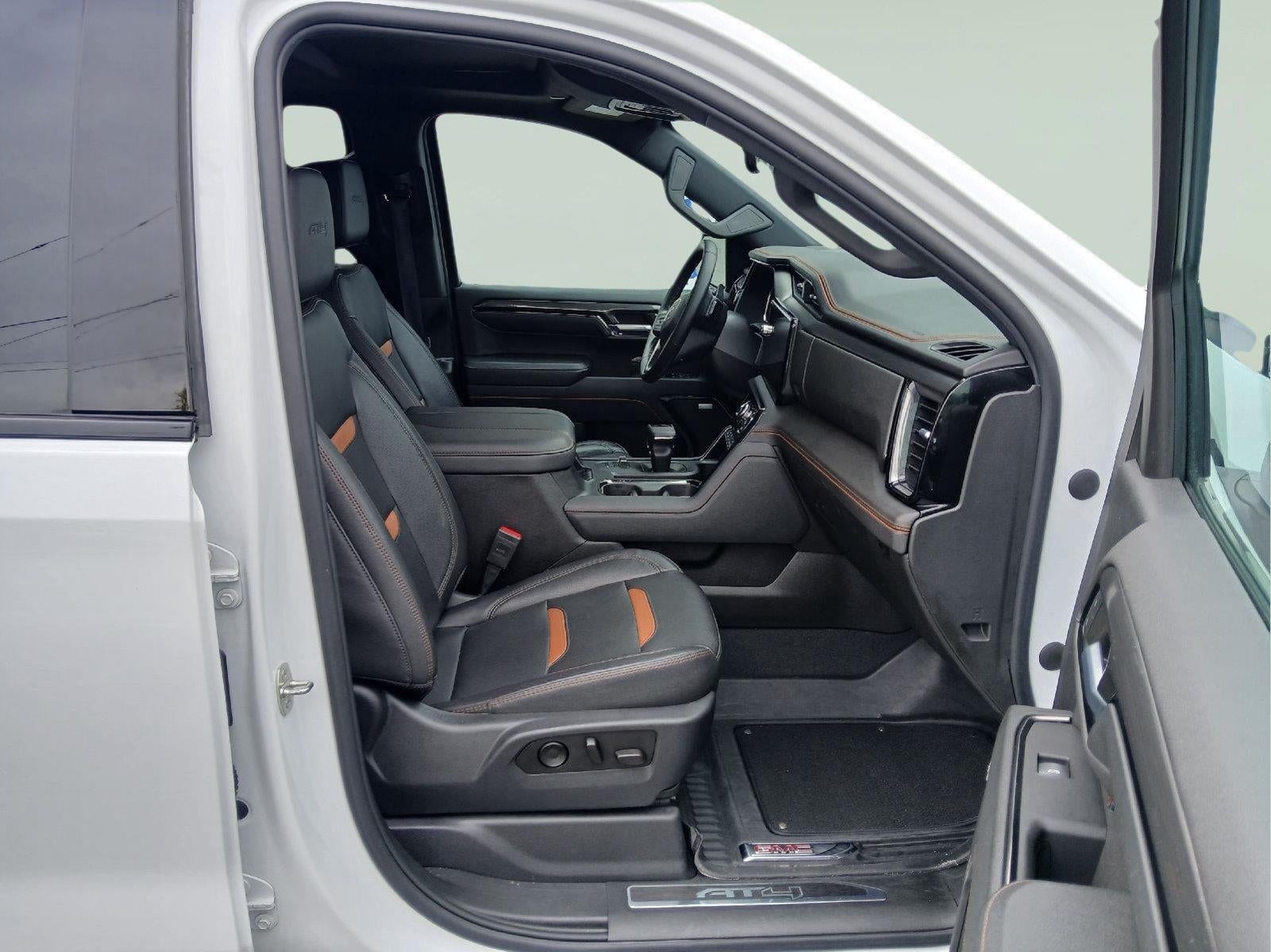 2023 GMC Sierra AT4