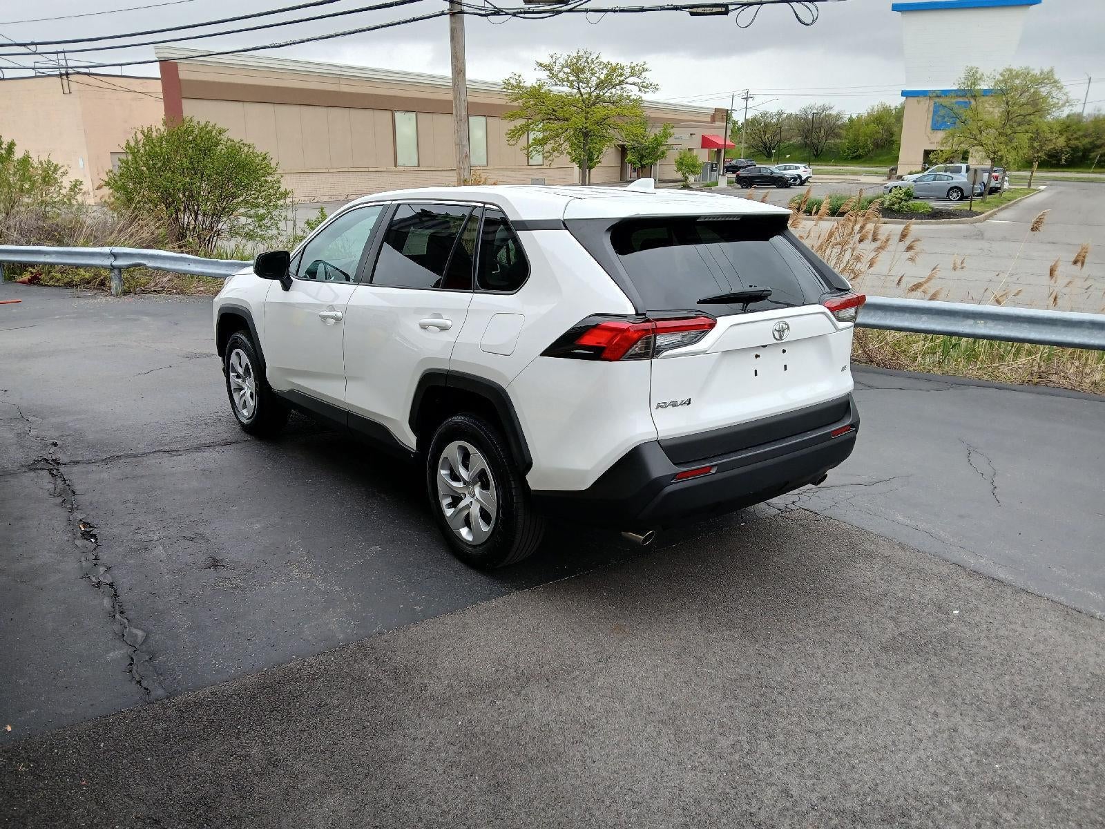 2023 Toyota RAV4 LE
