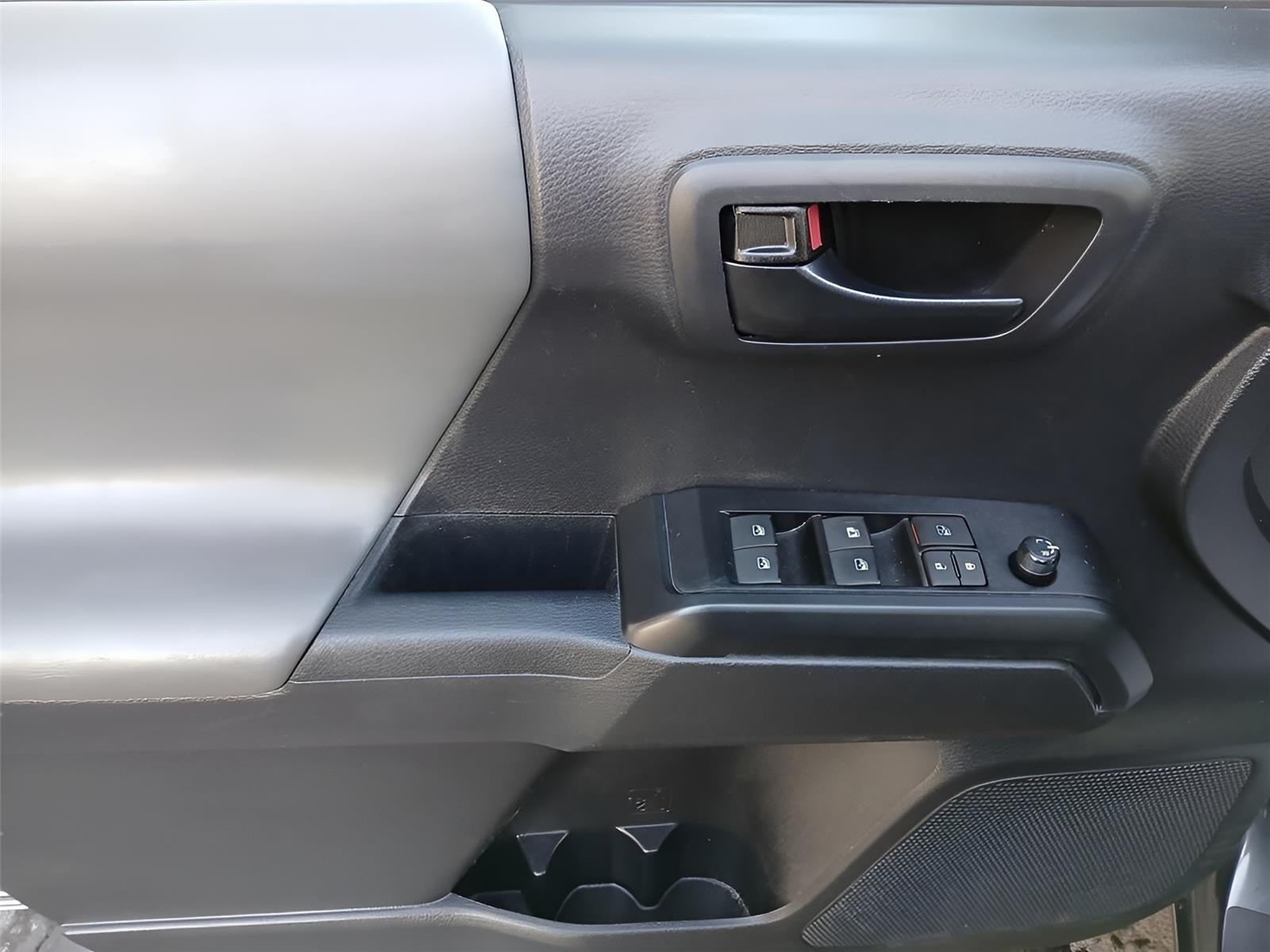 2023 Toyota TACOMA SR SR5