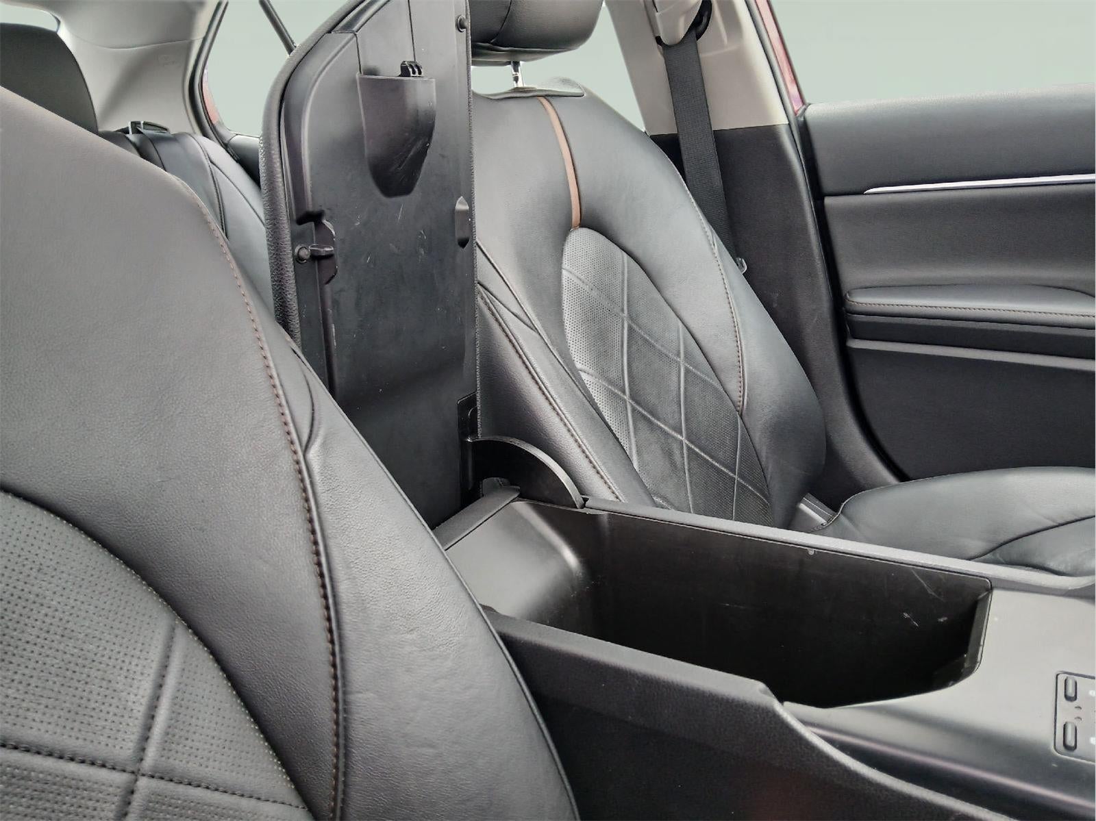 2019 Toyota CAMRY XLE