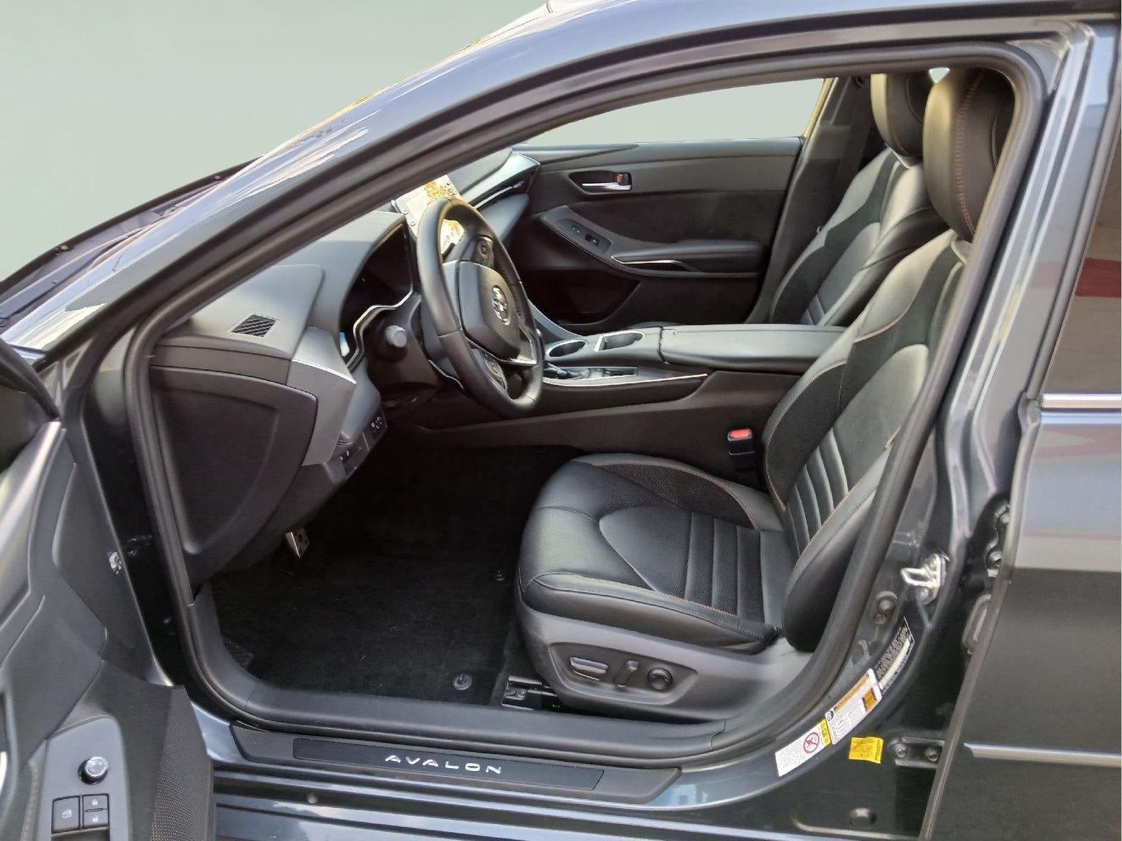 2019 Toyota Avalon Hybrid XSE
