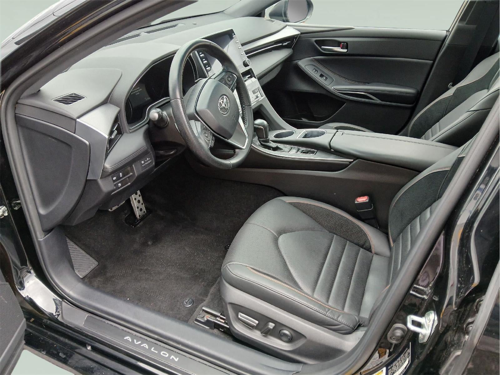 2022 Toyota Avalon Hybrid XSE Nightshade