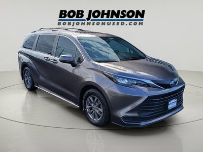 2024 Toyota Sienna LE 8-Passenger