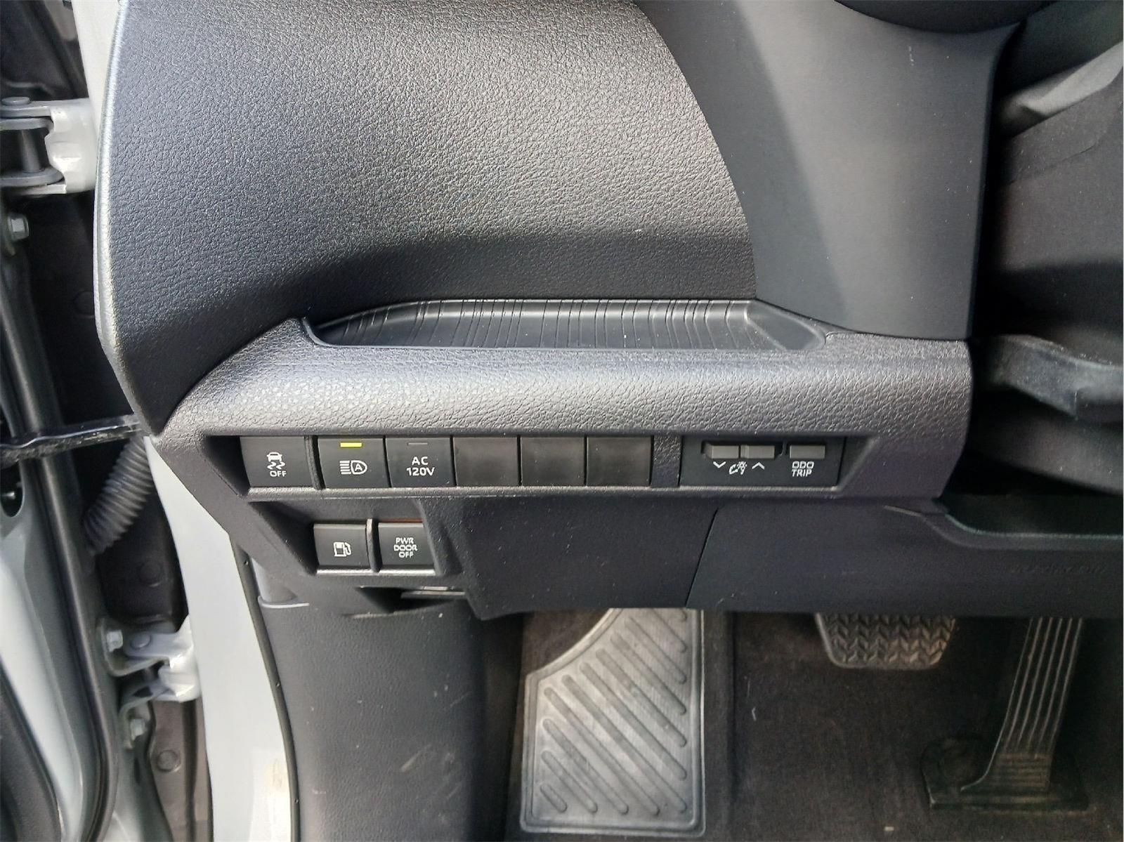 2025 Toyota Sienna Woodland Edition