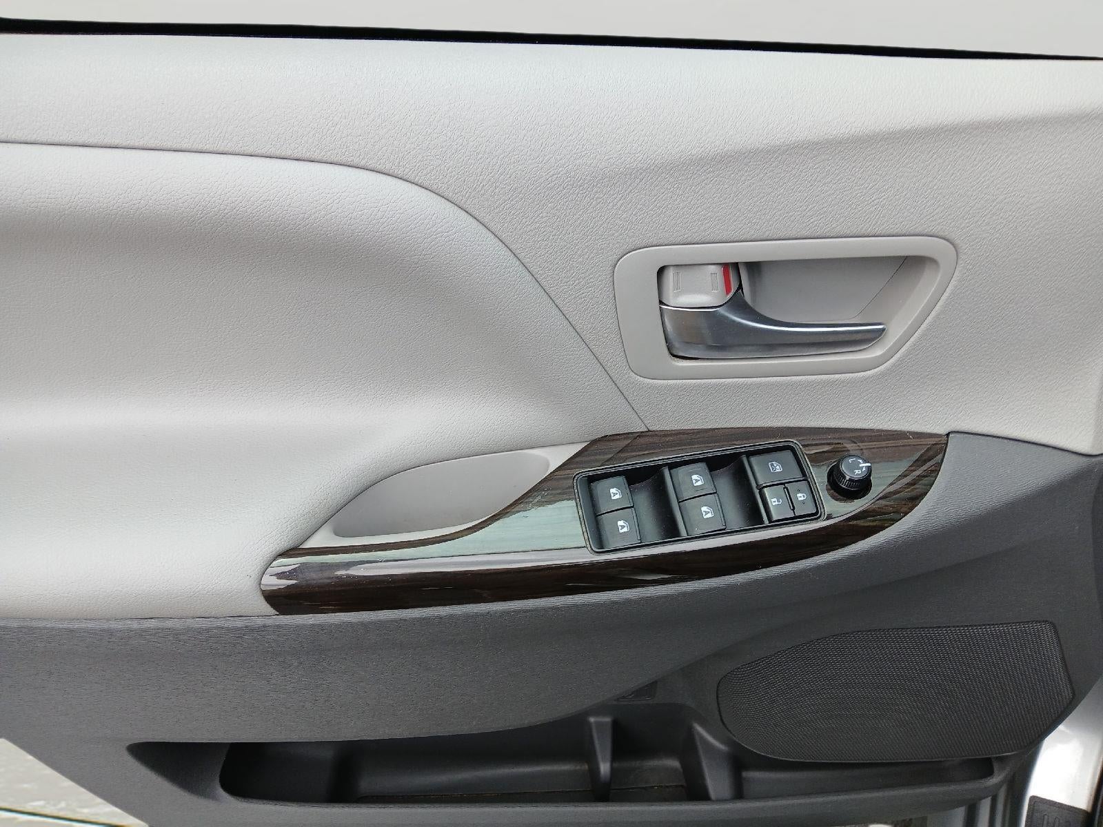 2020 Toyota Sienna XLE 7-Passenger