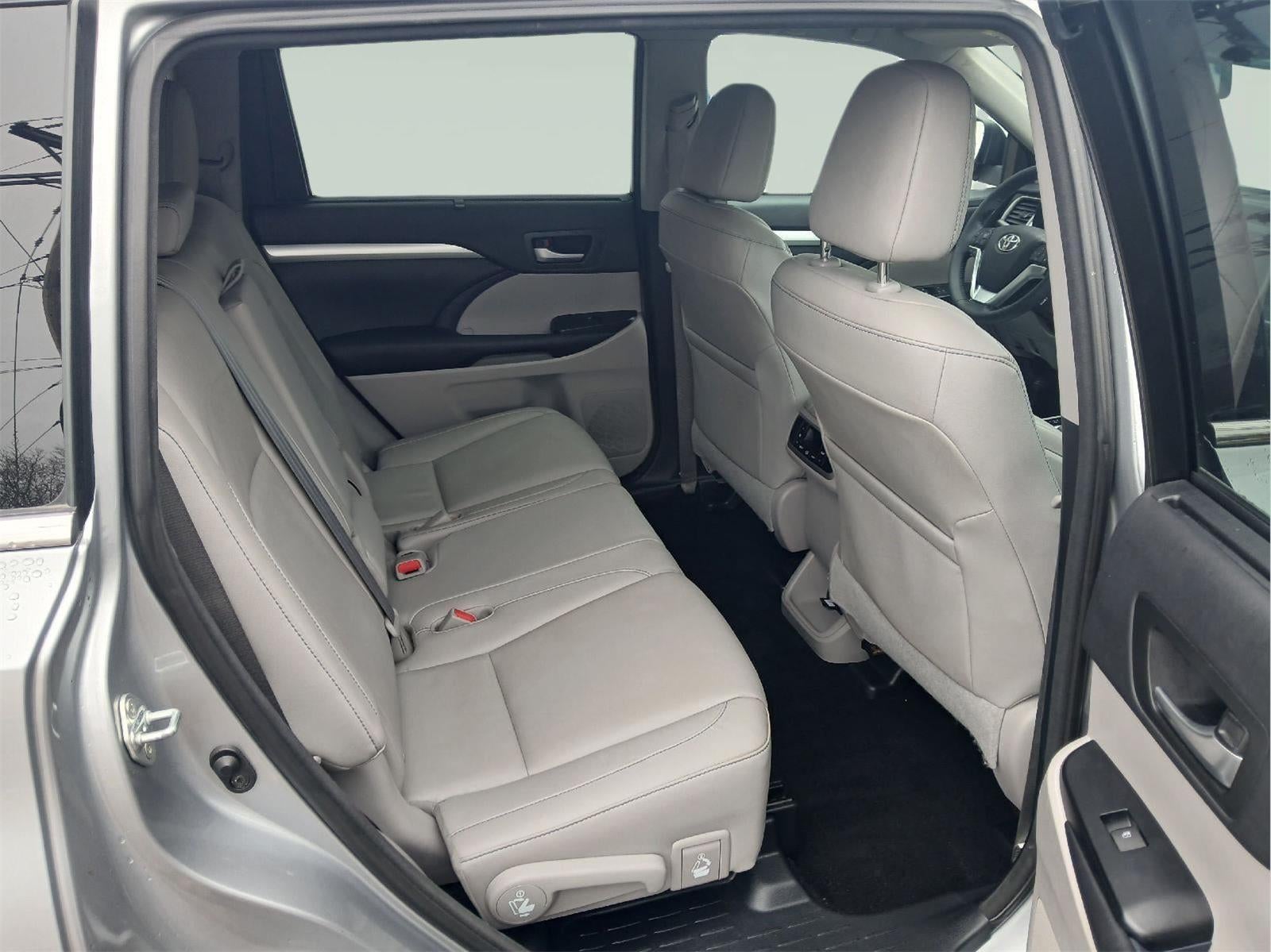 2016 Toyota HIGHLANDER XLE