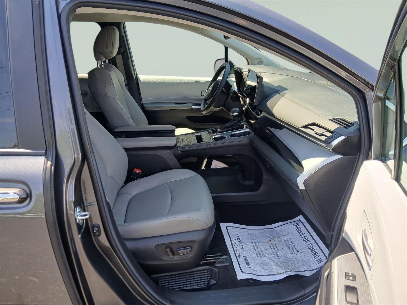 2025 Toyota Sienna XLE 7-Passenger