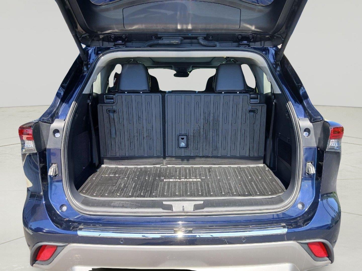 2025 Toyota Highlander Platinum