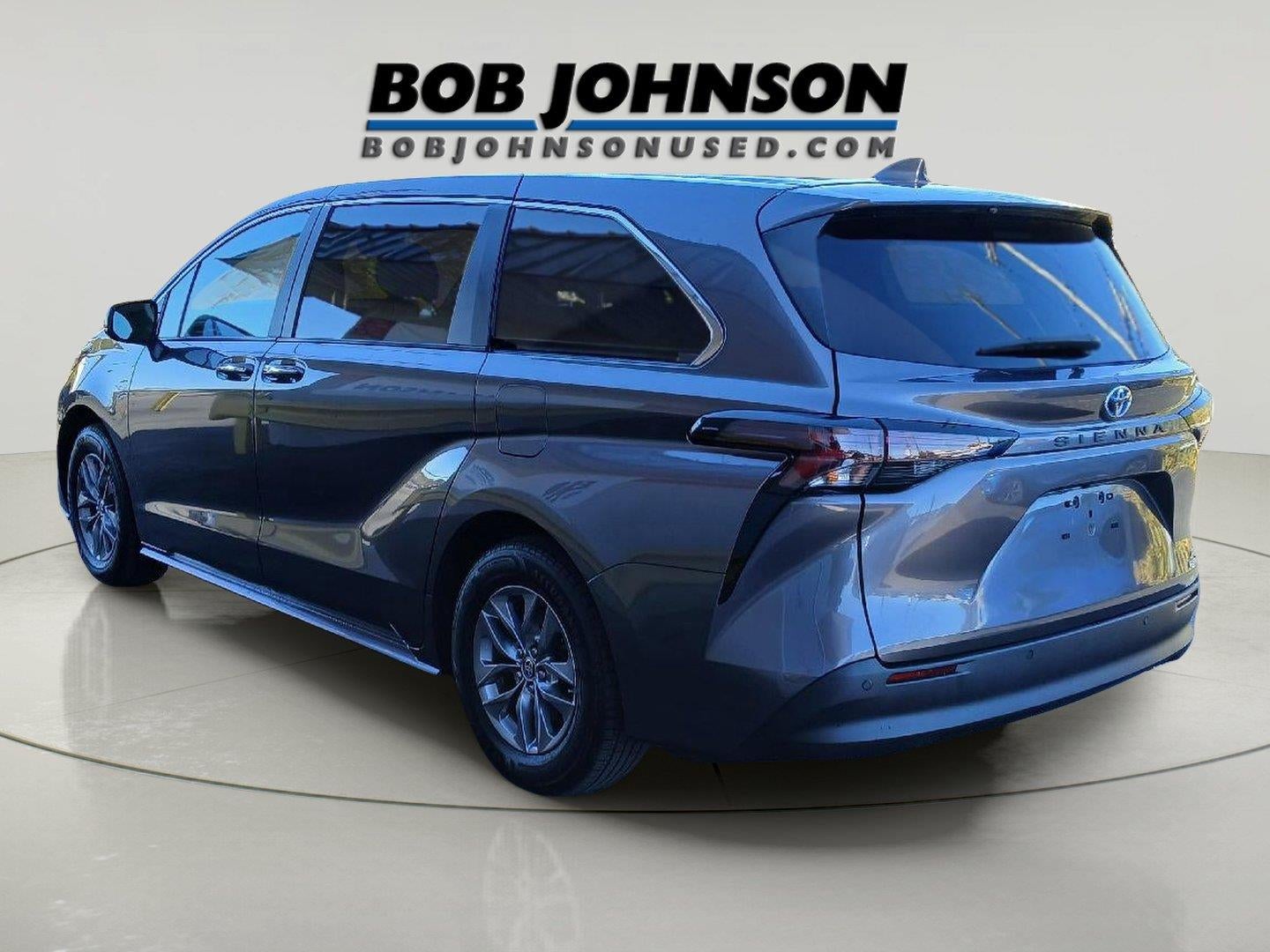 2023 Toyota Sienna XLE 8-Passenger