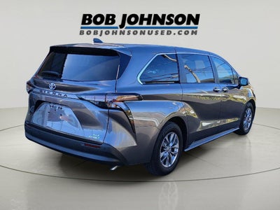 2023 Toyota Sienna XLE 8-Passenger