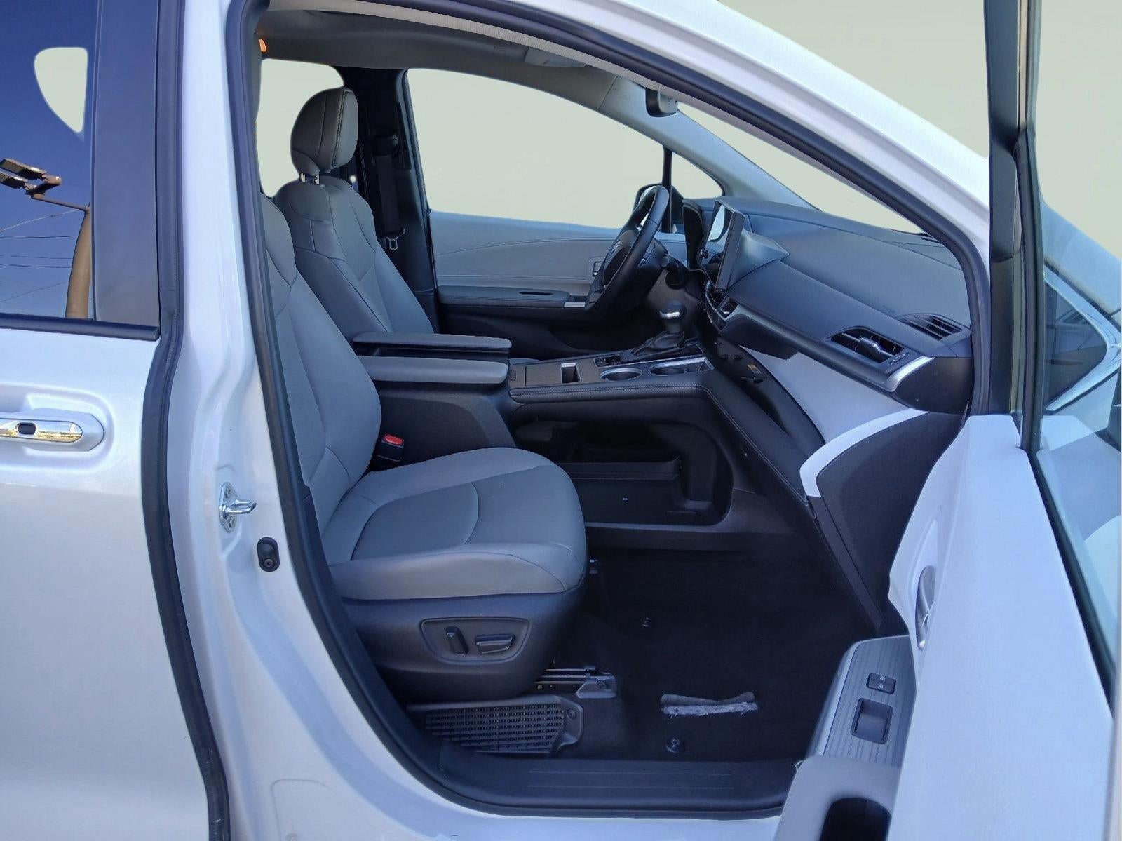 2026 Toyota Sienna XLE 8-Passenger