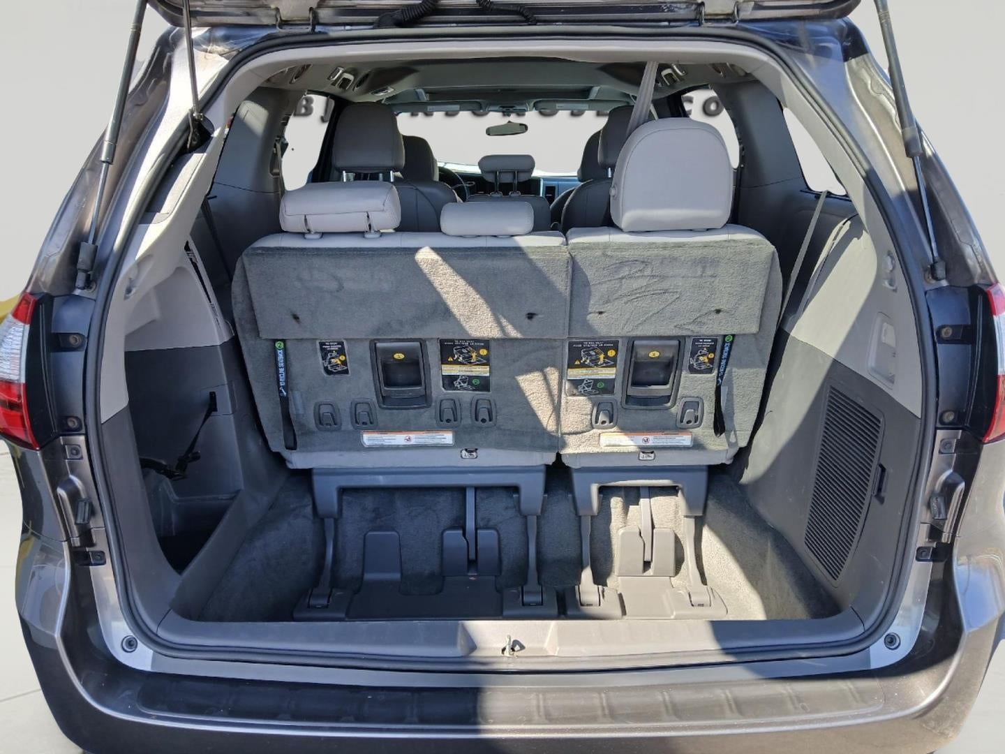 2017 Toyota SIENNA XLE 3.5L XLE 8-Passenger