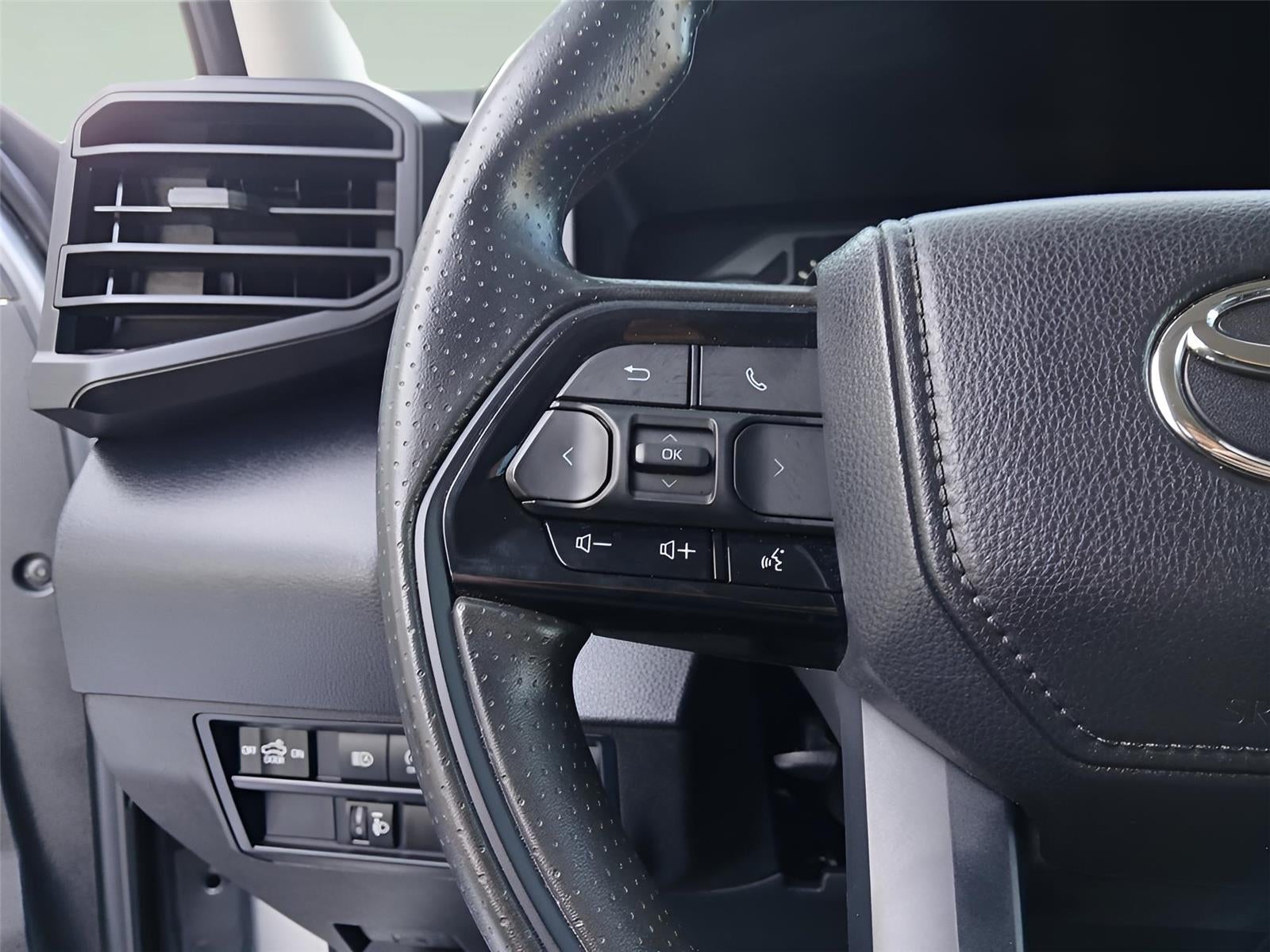 2024 Toyota TUNDRA 4X4 SR5