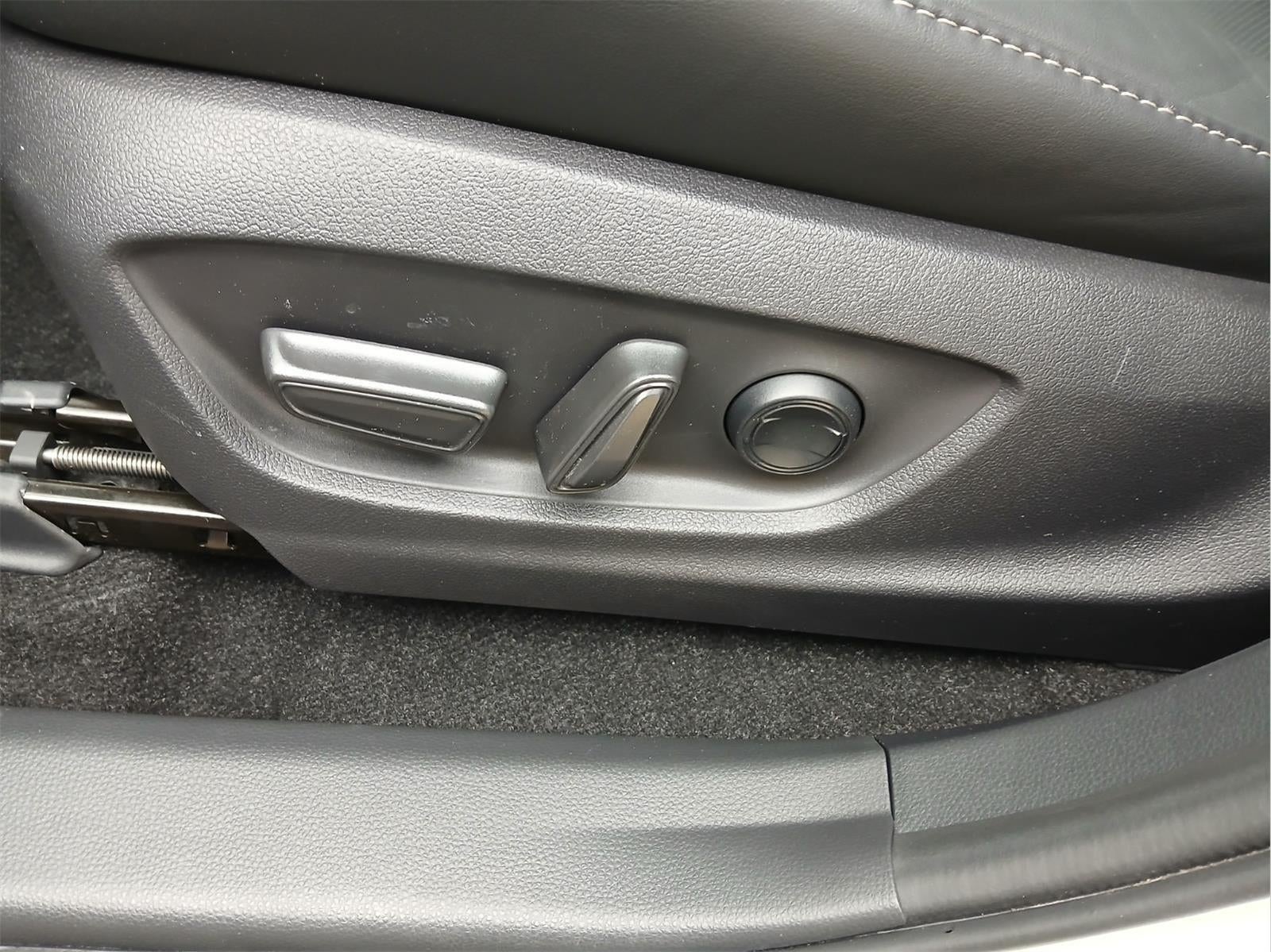 2025 Toyota CROWN PLATINUM AWD **FLEX BUY $595/Monthly**