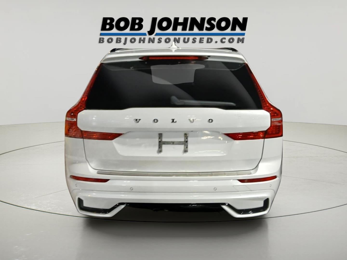 2023 Volvo XC60 Plus Dark Theme