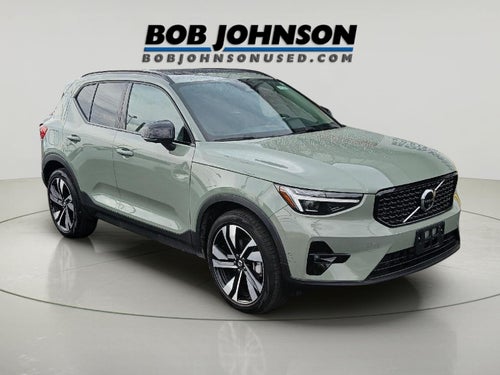 2025 Volvo XC40 Ultra Dark Theme