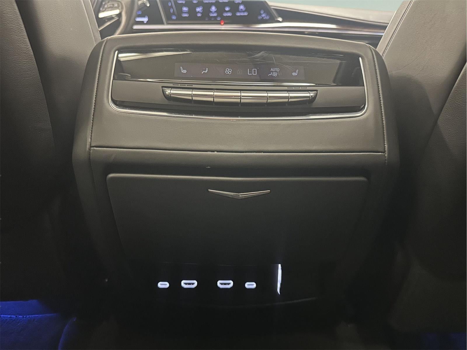 2023 Cadillac Escalade Sport Platinum