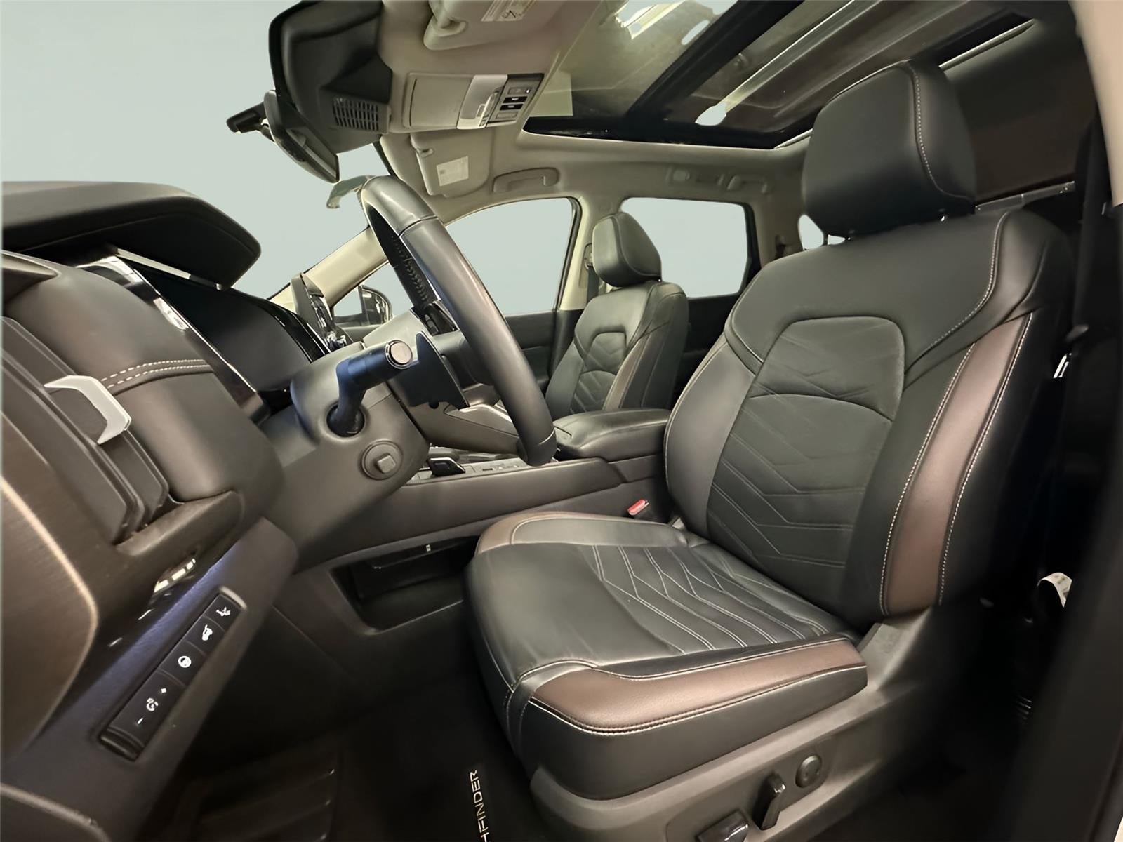 2024 Nissan Pathfinder Platinum 4WD