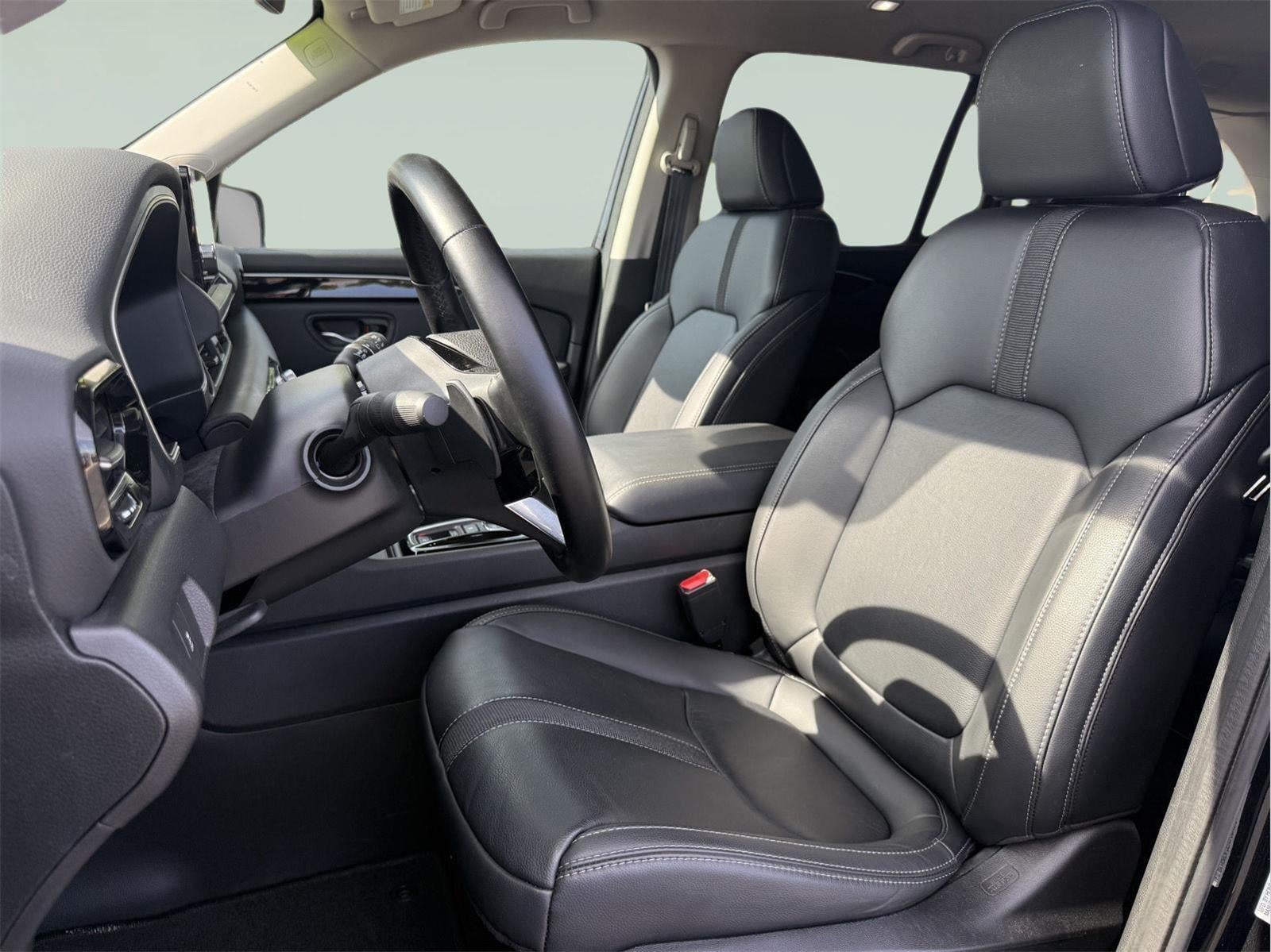 2023 Honda Pilot EX-L w/Rear Captain's Chairs