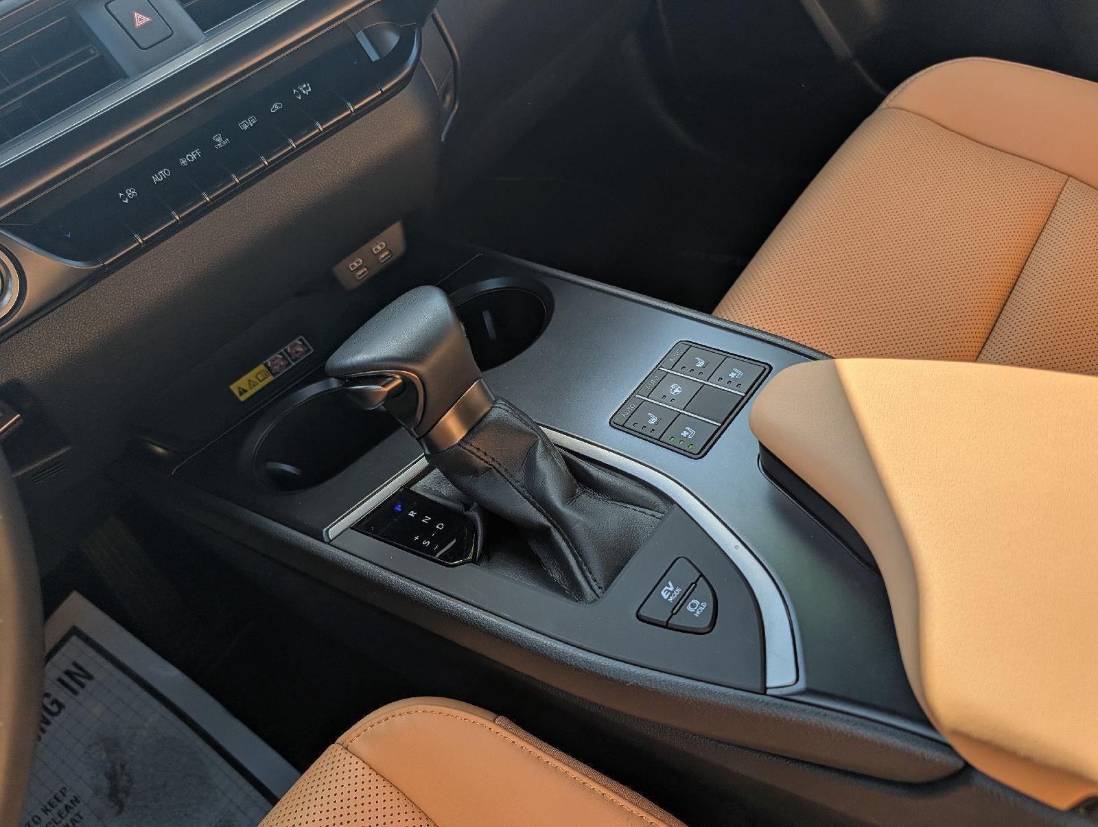 2023 Lexus UX 250h PREMIUM AWD