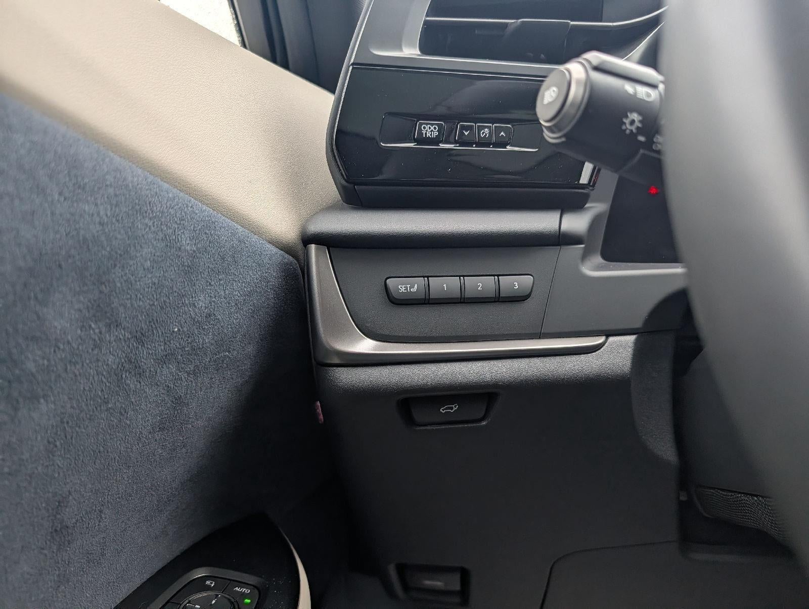 2023 Lexus RZ 450e AWD LUXURY