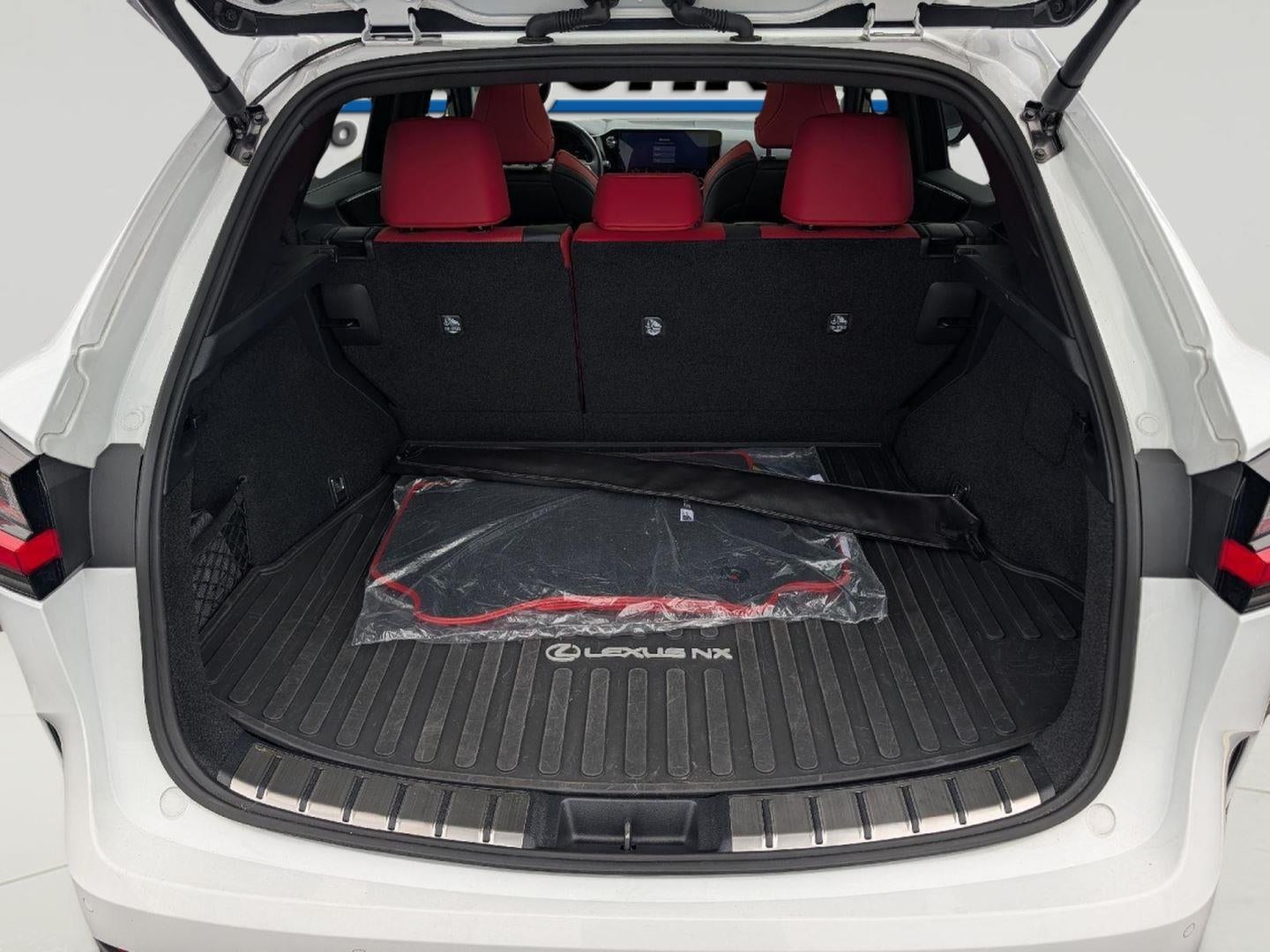 2025 Lexus NX 450h+ NX 450h+ F SPORT Handling