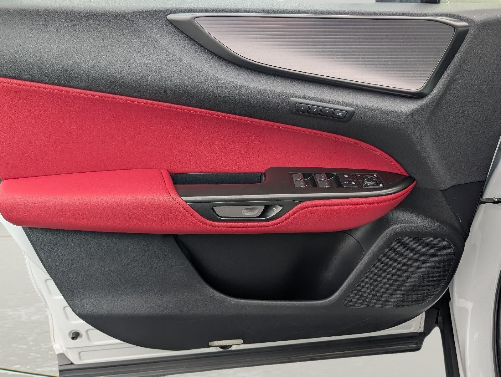 2025 Lexus NX 450h+ NX 450h+ F SPORT Handling