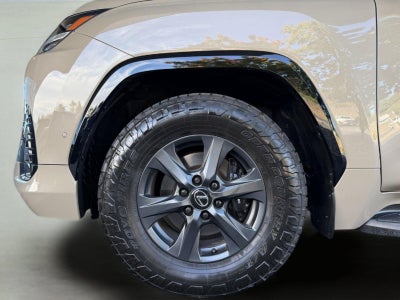 2025 Lexus LX 700h OVERTRAIL