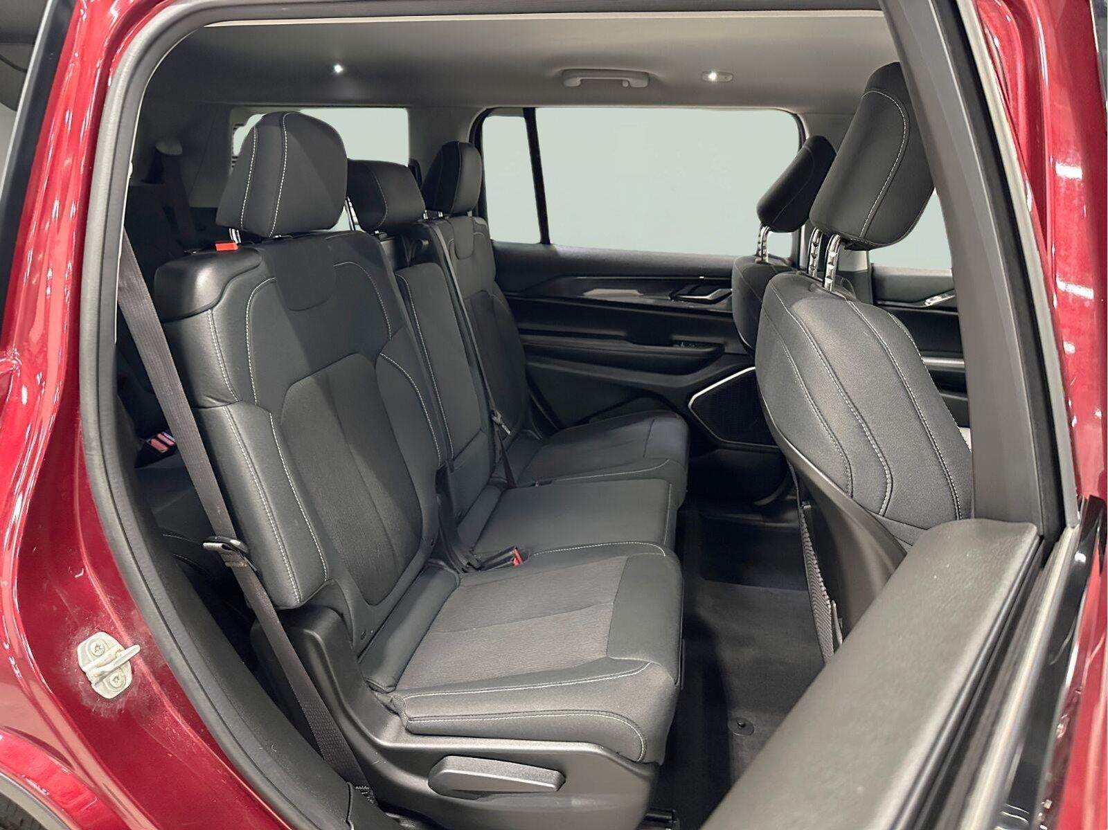 2021 Jeep Grand Cherokee L Laredo 4x4