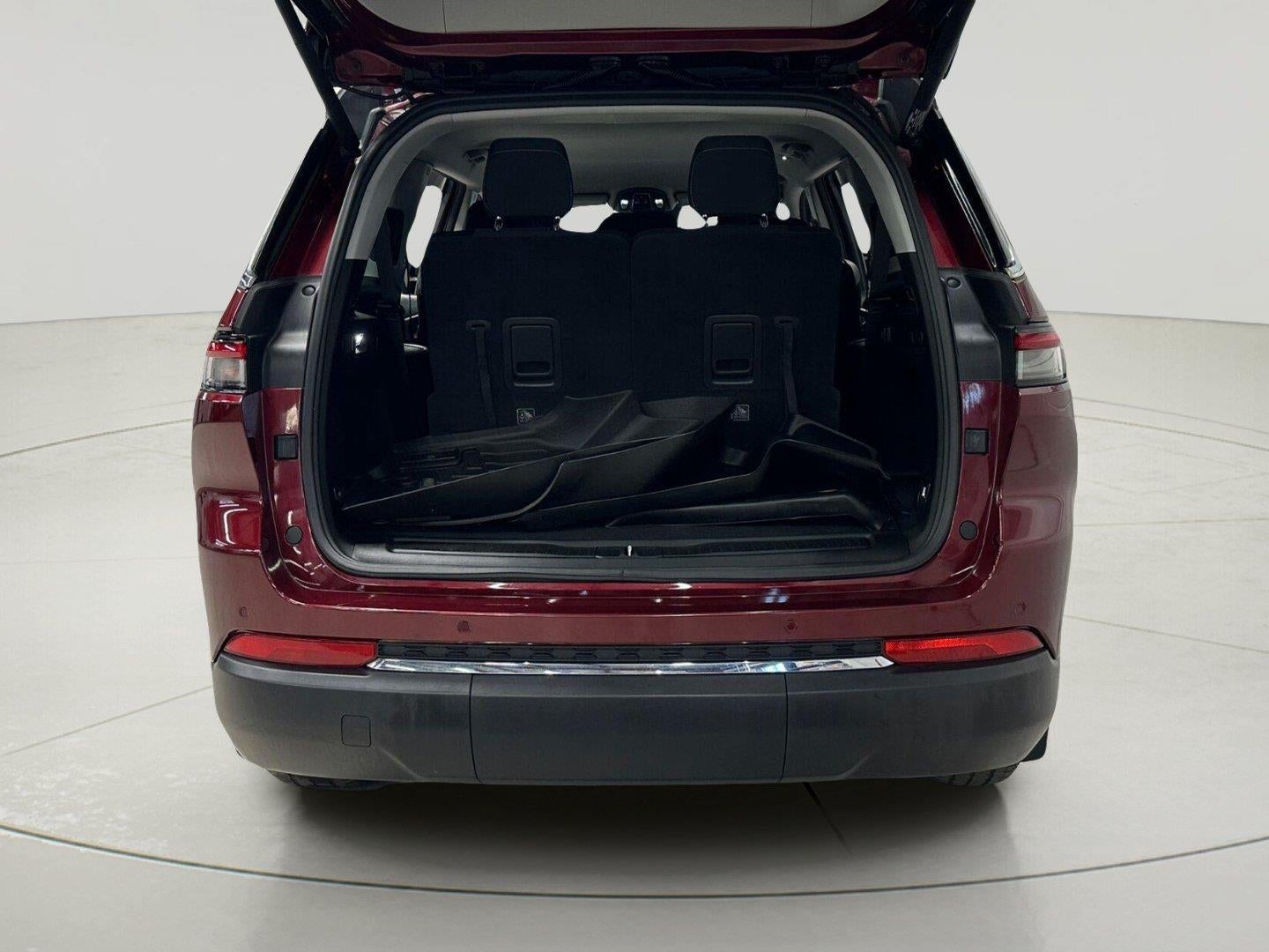 2021 Jeep Grand Cherokee L Laredo 4x4