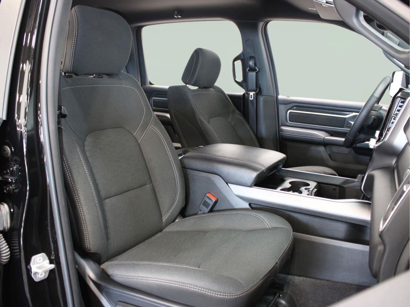 2025 RAM 1500 Big Horn Crew Cab 4x4 5'7" Box