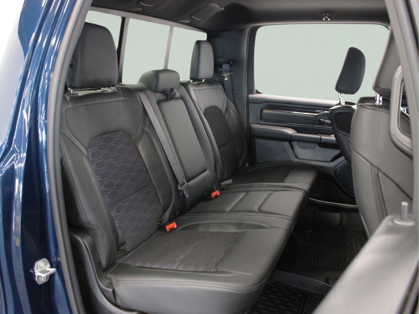 2020 RAM 1500 Big Horn Crew Cab 4x4 5'7" Box