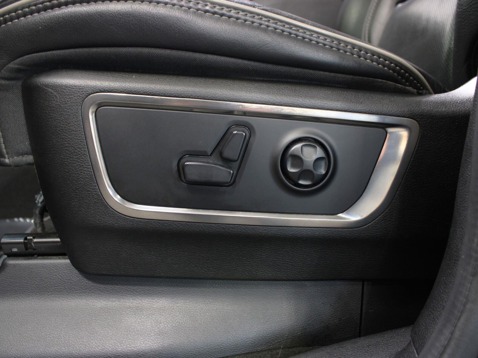 2019 RAM 1500 Limited Crew Cab 4x4 6'4" Box